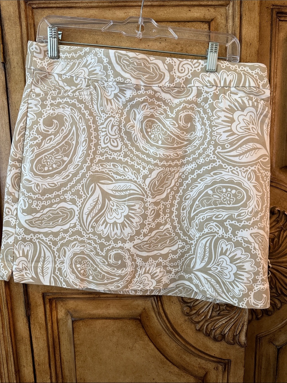 Croft & Bararlow Beige and White Paisley Stretch Skort